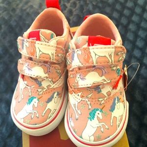 Toddler VANS unicorn sneaker/shoes.  Size 4.  New in box.